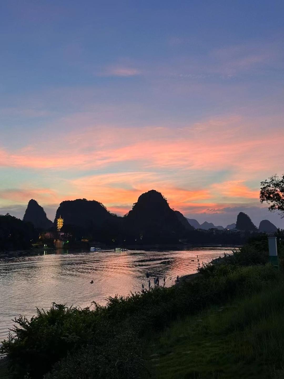 Li River Resort Villa Hotel Гуйлинь Экстерьер фото